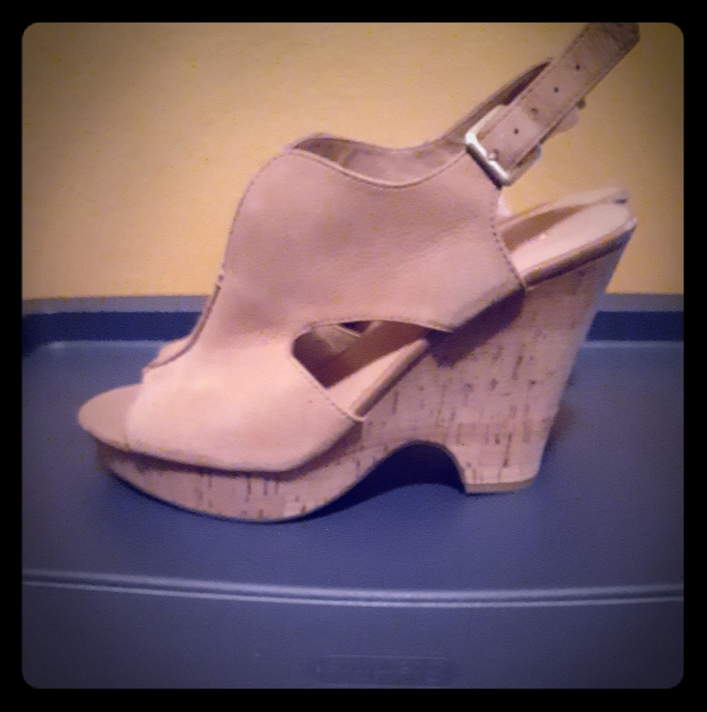 Gently used women's shoes